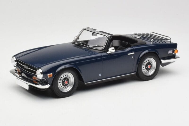 Triumph TR6 PI Mørkeblå Minichamps 1:18 155132032 Metal