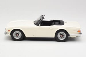 Triumph TR6 PI Hvid Minichamps 1:18 155132035 Metal — billede 3 af 6
