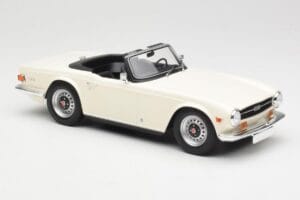 Triumph TR6 PI Hvid Minichamps 1:18 155132035 Metal — billede 4 af 6
