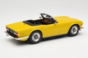 Triumph TR6 RHD Gul Minichamps 1:18 155132034 Metal — billede 2 af 6