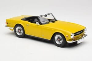 Triumph TR6 RHD Gul Minichamps 1:18 155132034 Metal — billede 4 af 6
