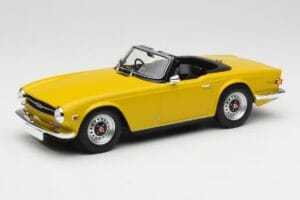 Triumph TR6 RHD Gul Minichamps 1:18 155132034 Metal