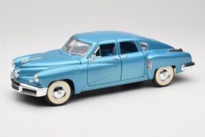 Tucker Torpedo Blå Road Signature 1:18 92268 Metal