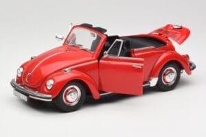 Volkswagen 1302 LS Cabriolet Rød Revell 1:18 08470 Metal — billede 2 af 8
