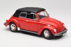Volkswagen 1302 LS Cabriolet Rød Revell 1:18 08470 Metal — billede 6 af 8