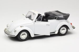 Volkswagen 1302 LS Cabriolet Hvid Revell 1:18 8415 Metal — billede 2 af 8