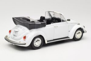 Volkswagen 1302 LS Cabriolet Hvid Revell 1:18 8415 Metal — billede 3 af 8