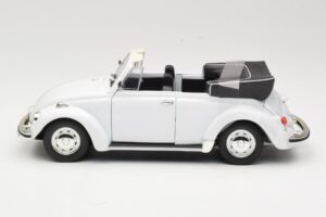 Volkswagen 1302 LS Cabriolet Hvid Revell 1:18 8415 Metal — billede 4 af 8