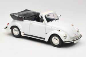 Volkswagen 1302 LS Cabriolet Hvid Revell 1:18 8415 Metal — billede 6 af 8