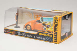 Volkswagen Beetle Bumblebee Transformers With Figure Metals Diecast 1:24 30114 Metal — billede 3 af 3