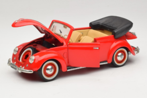 Volkswagen Beetle Cabriolet Rød Maisto 1:18 56010 Metal — billede 2 af 8