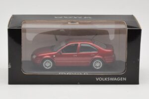 Volkswagen Bora Mk4 Red Metallic Minichamps 1:43 VW003 Metal — billede 4 af 4