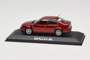 Volkswagen Bora Mk4 Red Metallic Minichamps 1:43 VW003 Metal