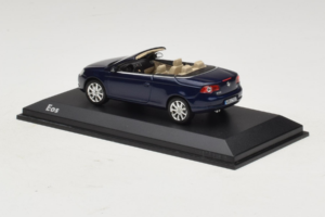 Volkswagen Eos Cabriolet Blå Minichamps 1:43 1F0099300D5Q Metal — billede 3 af 5
