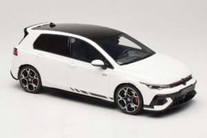 Volkswagen Golf Mk8 GTI Clubsport Pure White Otto 1:18 OT1221 Resin — billede 4 af 6