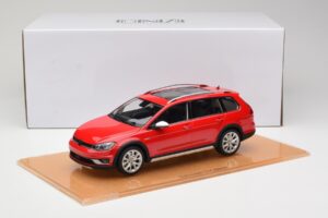 Volkswagen Golf Mk7 Alltrack Tornado Red DNA 1:18 DNA000035 Resin — billede 6 af 6