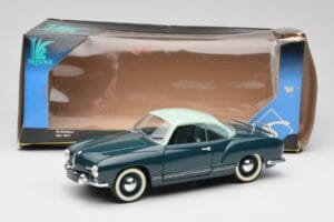 Volkswagen Karmann Ghia Blå Solido 1:18 8061 Metal — billede 8 af 8