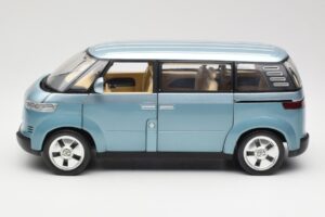 Volkswagen Microbus Concept Lysegrøn Revell 1:18 08444 Metal — billede 4 af 8