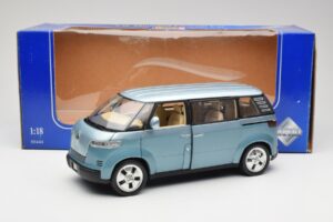 Volkswagen Microbus Concept Lysegrøn Revell 1:18 08444 Metal — billede 8 af 8