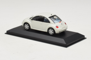 Volkswagen New Beetle Hvid Minichamps 1:43 430058005 Metal — billede 3 af 4