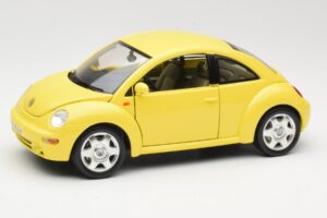 Volkswagen New Beetle Gul Bburago 1:18 BEETLE001 Metal