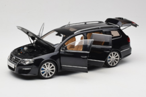 Volkswagen Passat B6 R36 Variant Sort NZG 1:18 KF044-4A Metal — billede 2 af 8