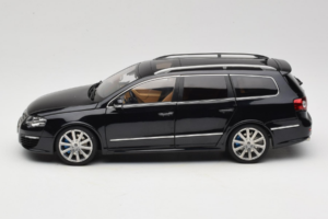 Volkswagen Passat B6 R36 Variant Sort NZG 1:18 KF044-4A Metal — billede 4 af 8