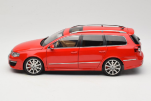 Volkswagen Passat B6 R36 Variant Rød NZG 1:18 KF044-5 Metal — billede 4 af 8