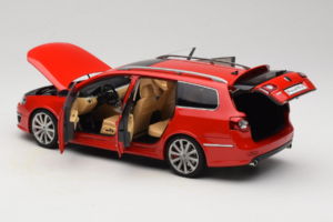 Volkswagen Passat B6 R36 Variant Rød NZG 1:18 KF044-5 Metal — billede 5 af 8