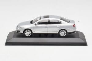 Volkswagen Passat B6 Sølv Minichamps 1:43 PASSAT003 Metal