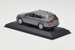 Volkswagen Passat B6 Variant Grey Metallic Minichamps 1:43 PASSAT005 Metal — billede 3 af 4