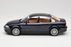 Volkswagen Passat W8 B5.5 Indigo Blue DNA 1:18 DNA000029 Metal — billede 3 af 6