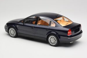 Volkswagen Passat W8 B5.5 Indigo Blue DNA 1:18 DNA000029 Metal — billede 5 af 6