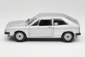 Volkswagen Scirocco GT Mk1 Silver Metallic Revell 1:18 08833 Metal — billede 4 af 8
