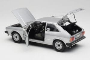 Volkswagen Scirocco GT Mk1 Silver Metallic Revell 1:18 08833 Metal — billede 5 af 8