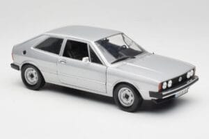 Volkswagen Scirocco GT Mk1 Silver Metallic Revell 1:18 08833 Metal — billede 6 af 8