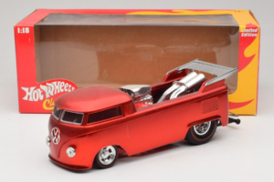 Volkswagen T1 Truck Rød Hot Wheels 1:18 J2895 Metal — billede 8 af 8