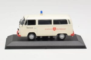 Volkswagen T2 Ambulance Malteser Hilfsdienst Minichamps 1:43 400053092 Metal
