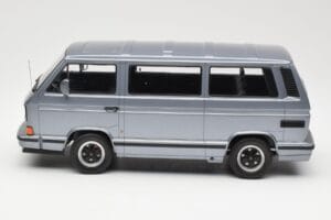 Volkswagen T3 Porsche B32 Minibus Blå KK-Scale 1:18 KKDC180221 Metal — billede 3 af 6