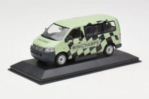Volkswagen T5 Bus Grøn Minichamps 1:43 T5002 Metal — billede 2 af 4