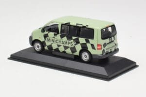 Volkswagen T5 Bus Grøn Minichamps 1:43 T5002 Metal — billede 3 af 4