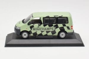 Volkswagen T5 Bus Grøn Minichamps 1:43 T5002 Metal