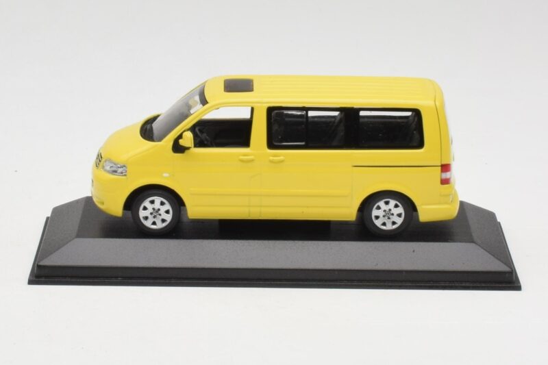 Volkswagen T5 Bus Gul Minichamps 1:43 842902111 Metal
