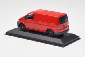 Volkswagen T5 Leveringsbil Rød & Sorte Hjul Minichamps 1:43 400052260-B Metal — billede 3 af 4