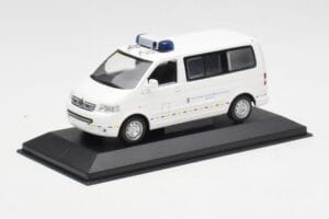Volkswagen T5 Multivan Bundeswehr Akutlæge Prototype Minichamps 1:43 400052291-P1 Metal — billede 2 af 4