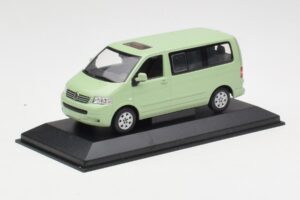 Volkswagen T5 Multivan California Limegrøn Dealer Minichamps 1:43 400052201-D1 Metal — billede 2 af 4