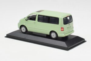 Volkswagen T5 Multivan California Limegrøn Dealer Minichamps 1:43 400052201-D1 Metal — billede 3 af 4