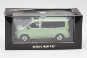 Volkswagen T5 Multivan California Limegrøn Minichamps 1:43 400052201 Metal — billede 4 af 4