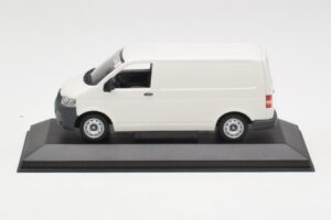 Volkswagen T5 Transporter Hvid Minichamps 1:43 T5002-B Metal