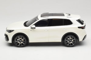 Volkswagen Tiguan R-Line Oryx White Pearl Otto 1:18 OT1219 Resin — billede 3 af 6